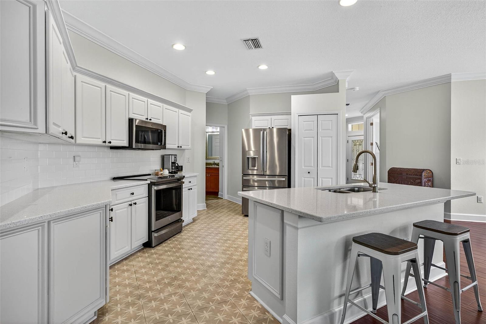 Image 18 of 70 For 9532 Cavendish Drive