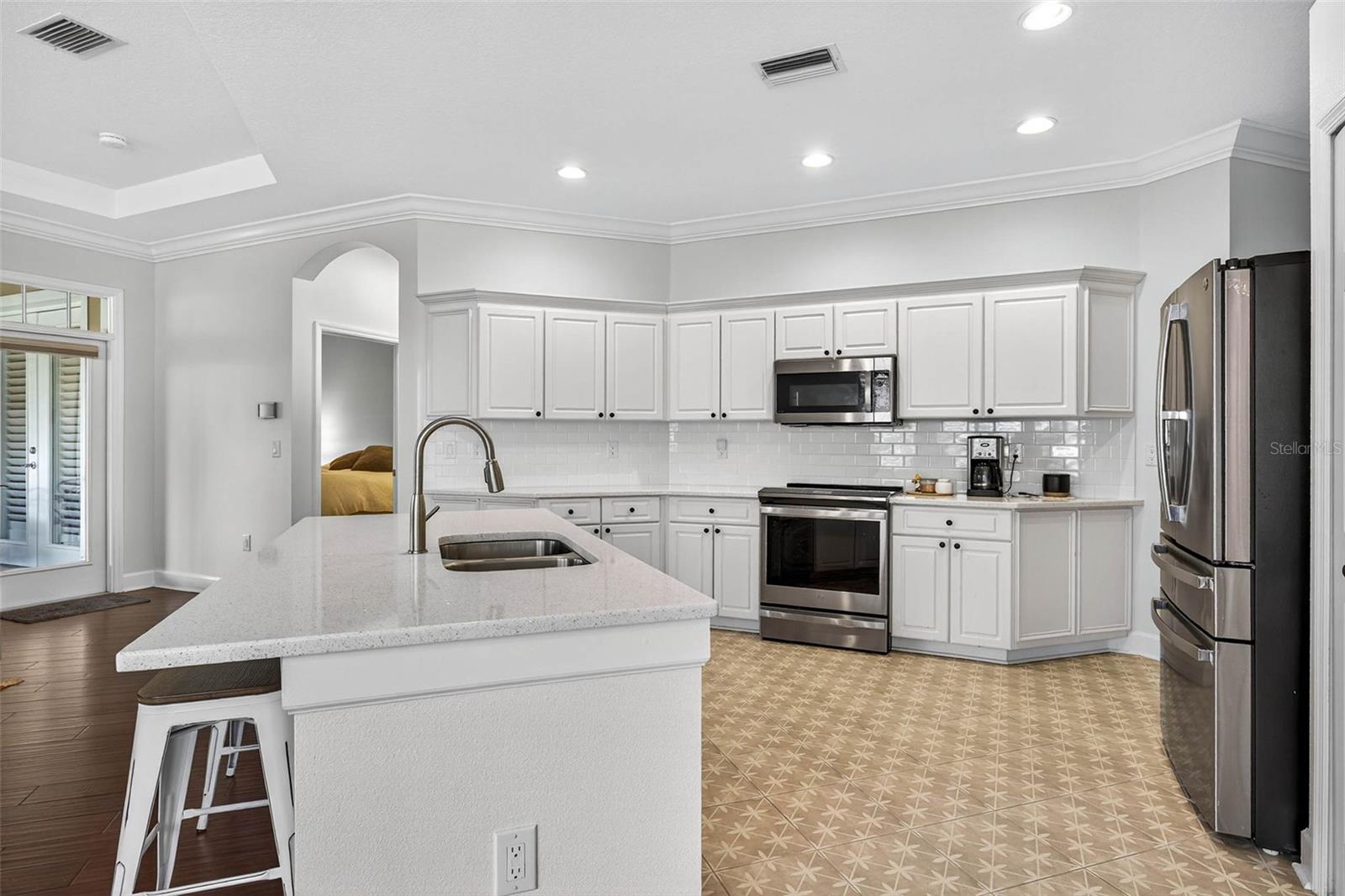 Image 19 of 70 For 9532 Cavendish Drive