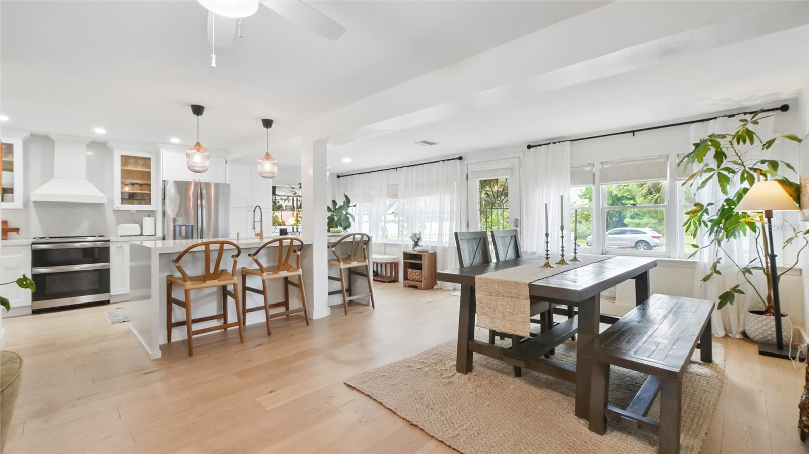 Image 3 of 35 For 225 16th Avenue Se