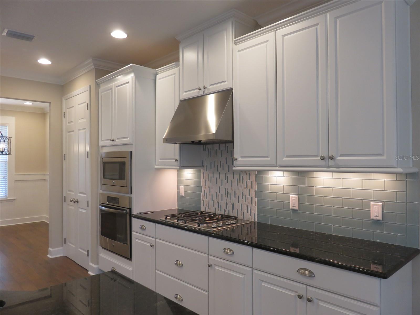 Image 4 of 21 For 11601 Maple Palm Way