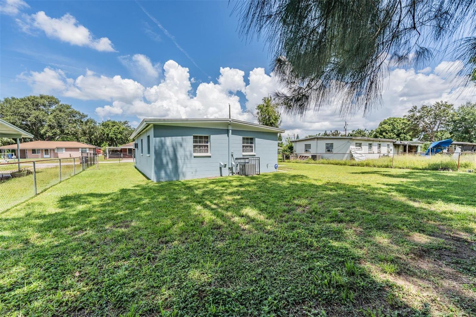Listing photo id 16 for 4924 82nd Street