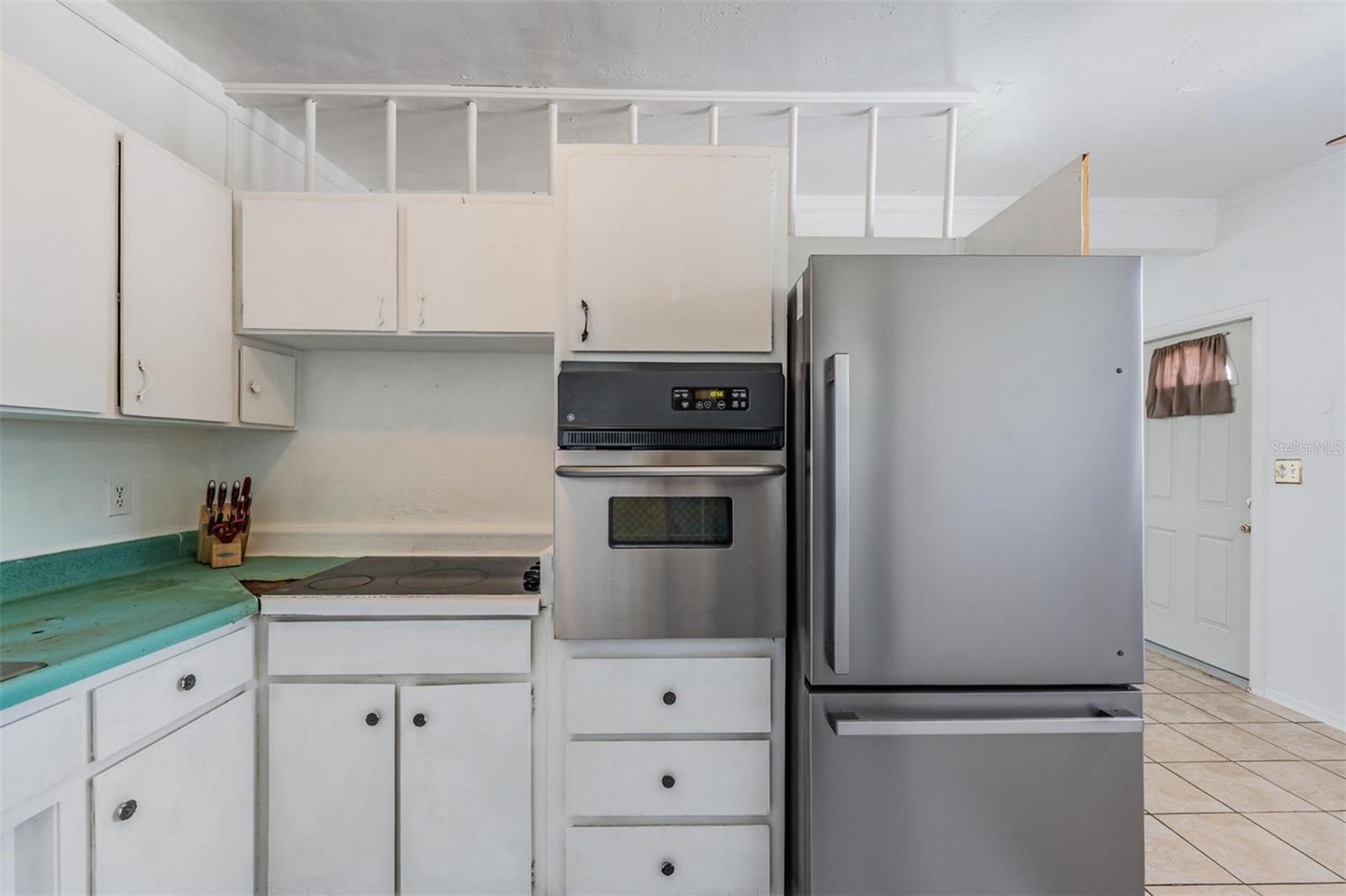 Listing photo id 4 for 4924 82nd Street