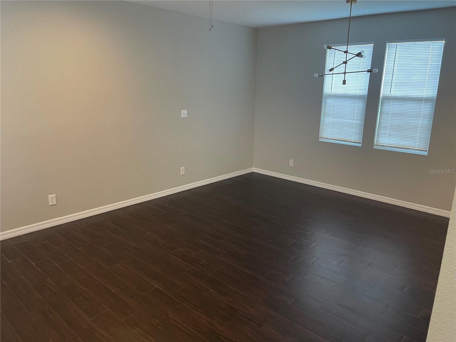 Image 5 of 11 For 403 Albany Avenue 2