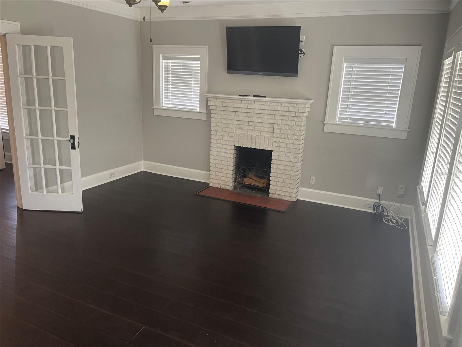 Image 6 of 11 For 403 Albany Avenue 2