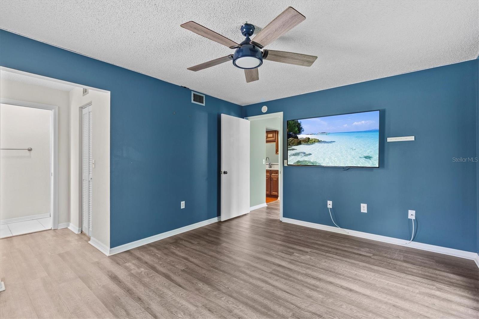 Image 15 of 32 For 330 Promenade Drive 205