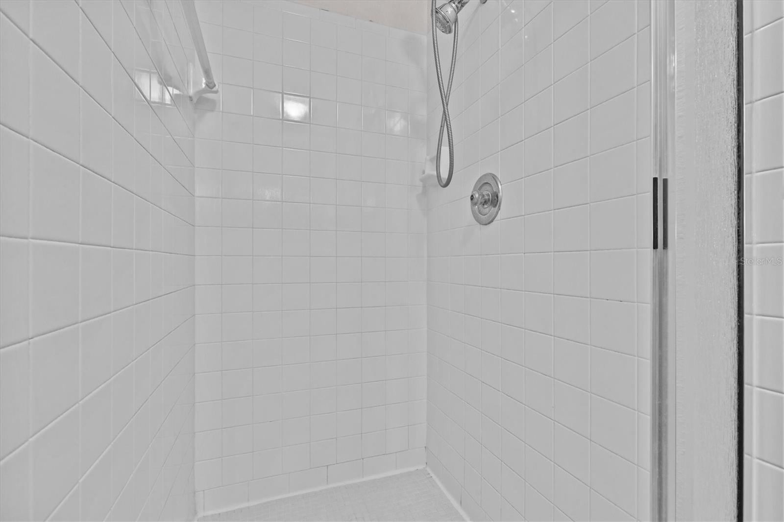 Image 18 of 32 For 330 Promenade Drive 205