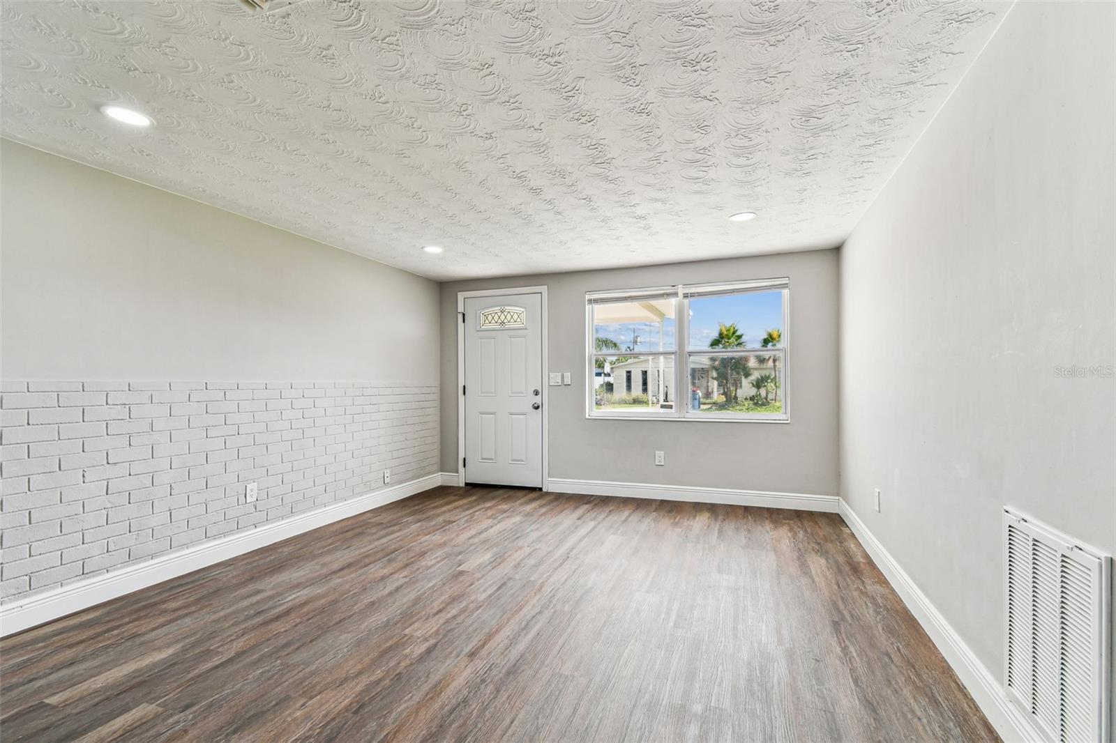 Image 11 of 70 For 3838 Sablewood Drive