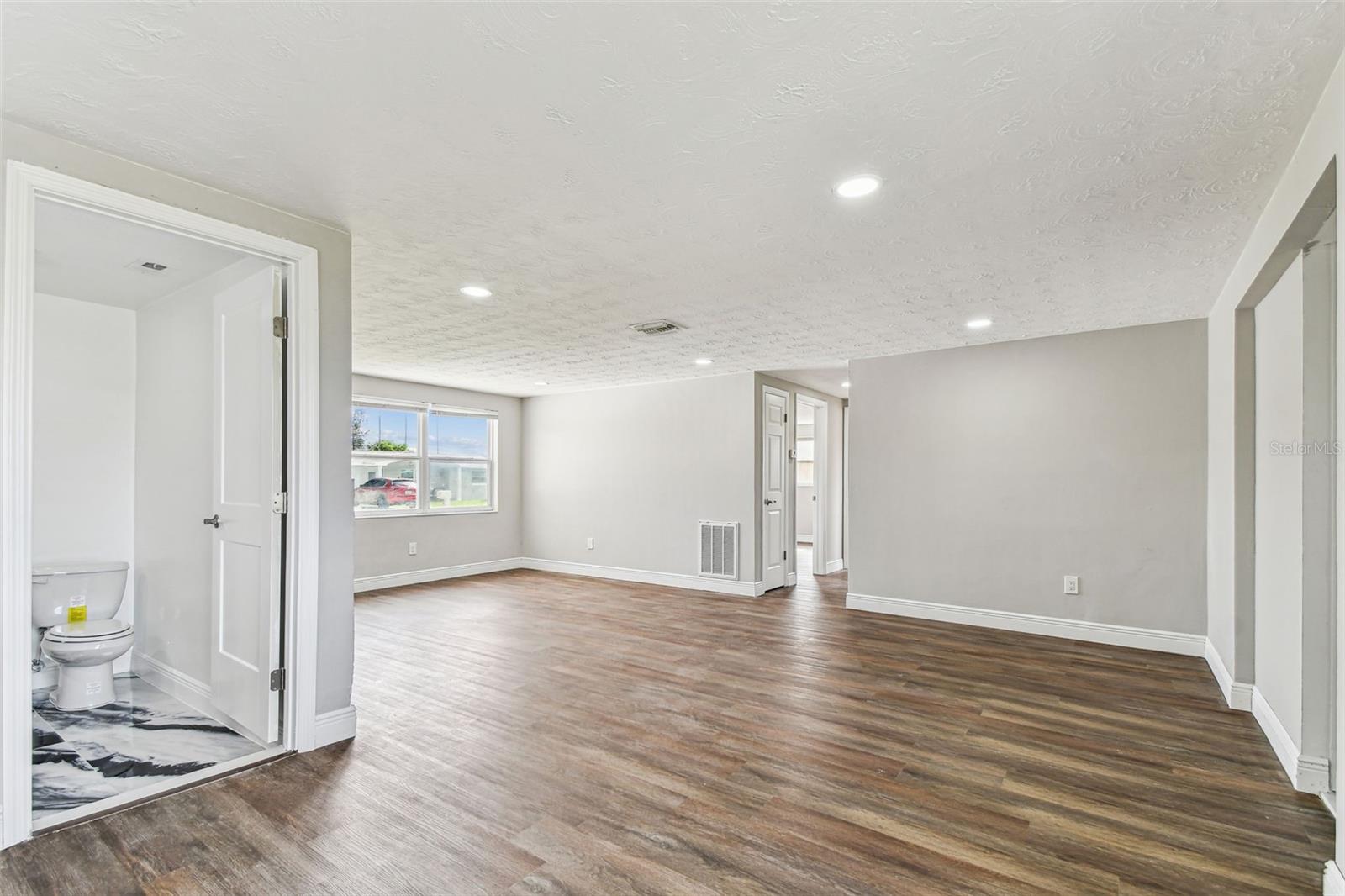 Image 15 of 70 For 3838 Sablewood Drive