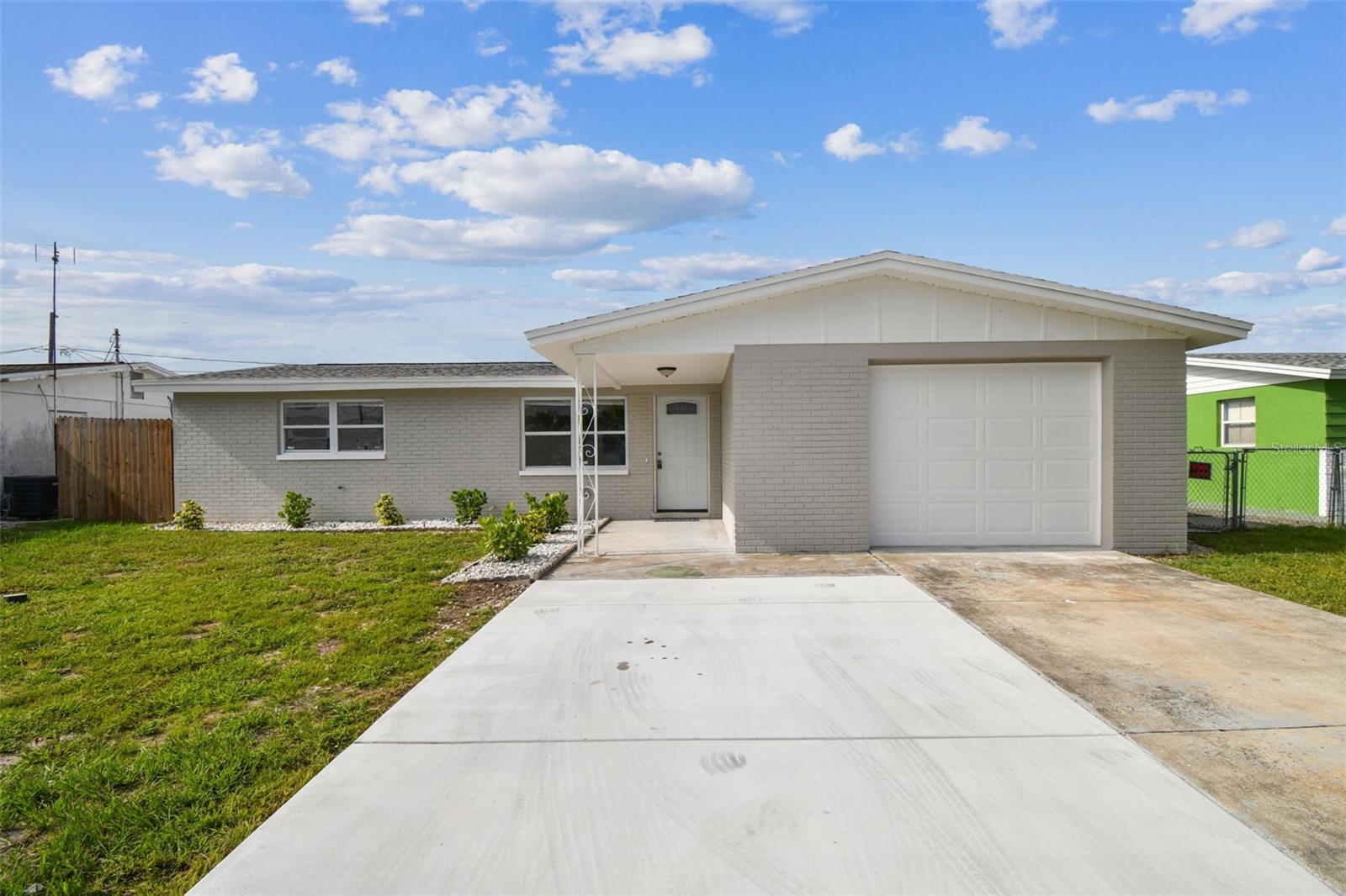 Image 4 of 70 For 3838 Sablewood Drive