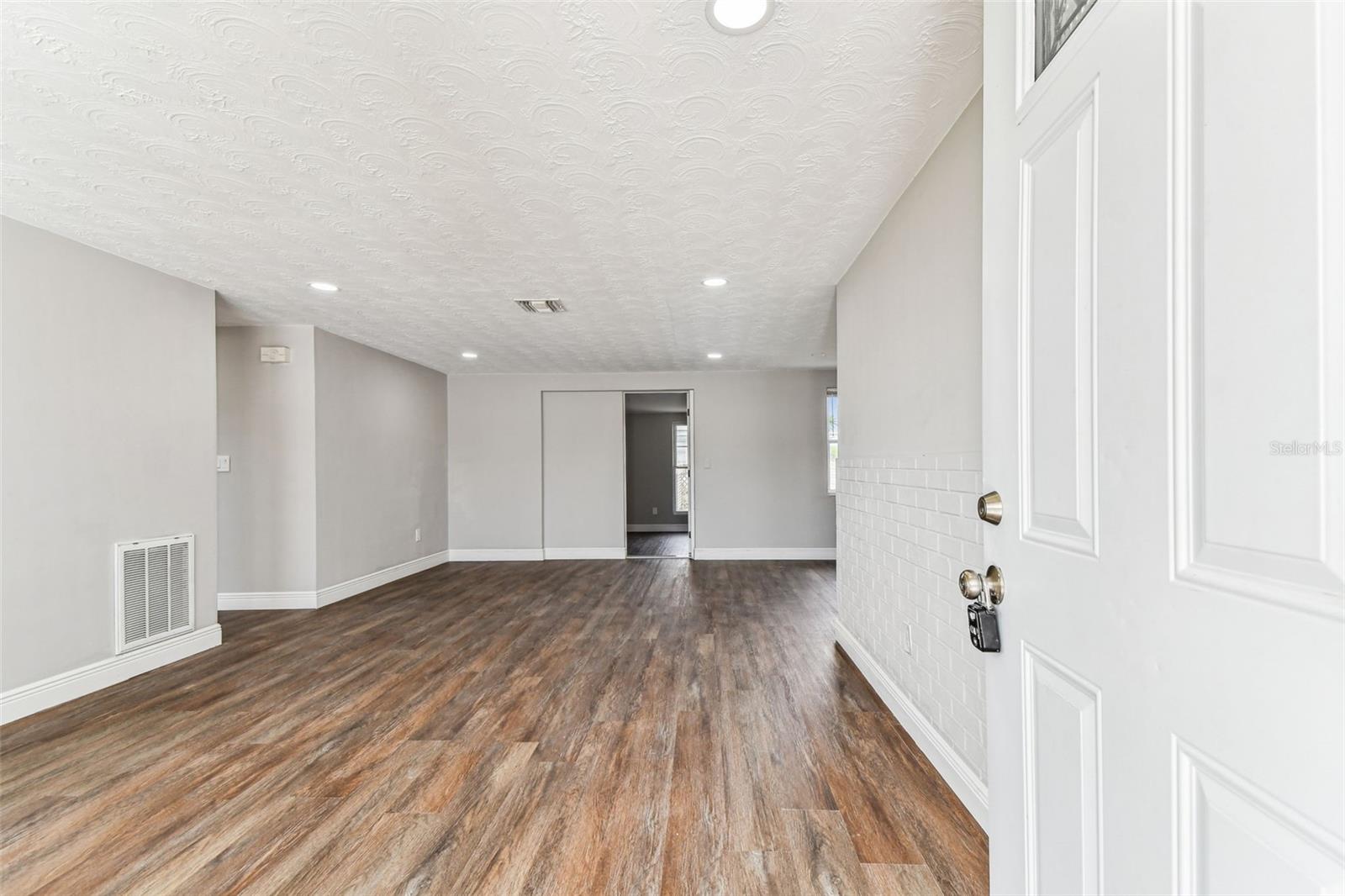 Image 8 of 70 For 3838 Sablewood Drive