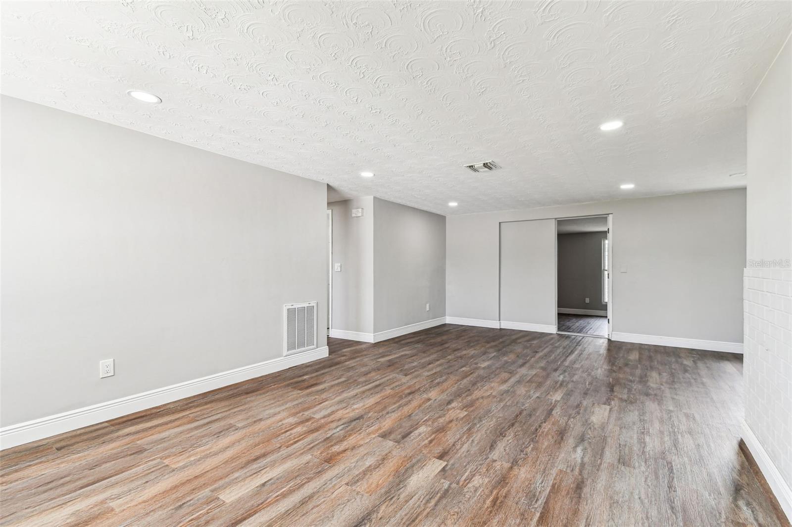 Image 9 of 70 For 3838 Sablewood Drive
