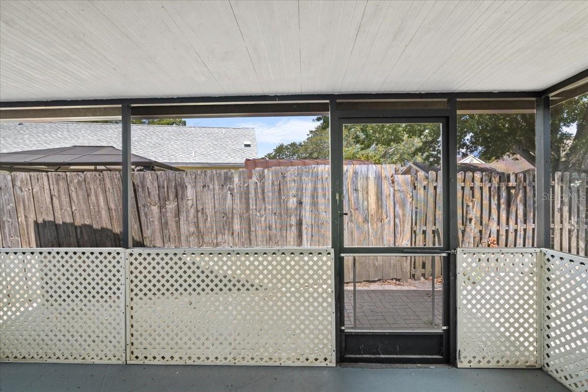 Image 23 of 48 For 1912 Castle Bay Court
