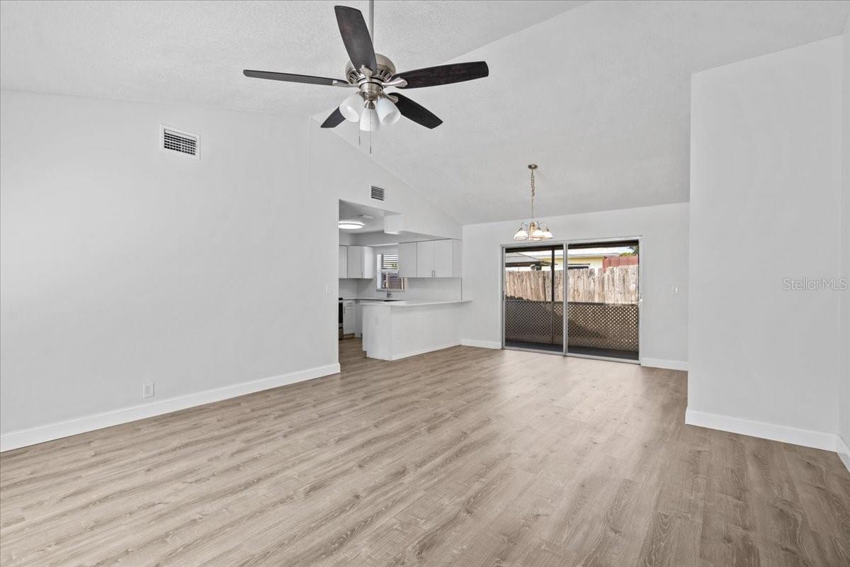 Image 7 of 48 For 1912 Castle Bay Court