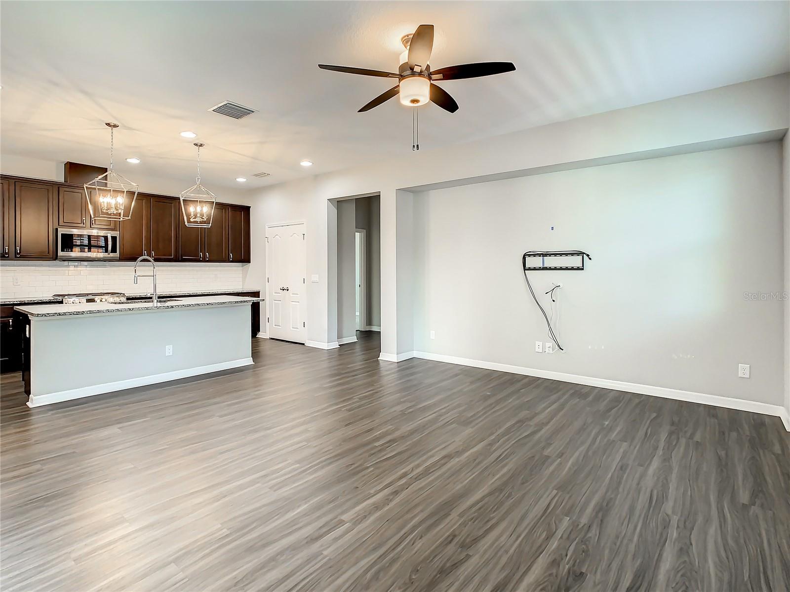 Image 20 of 70 For 14912 Caravan Avenue