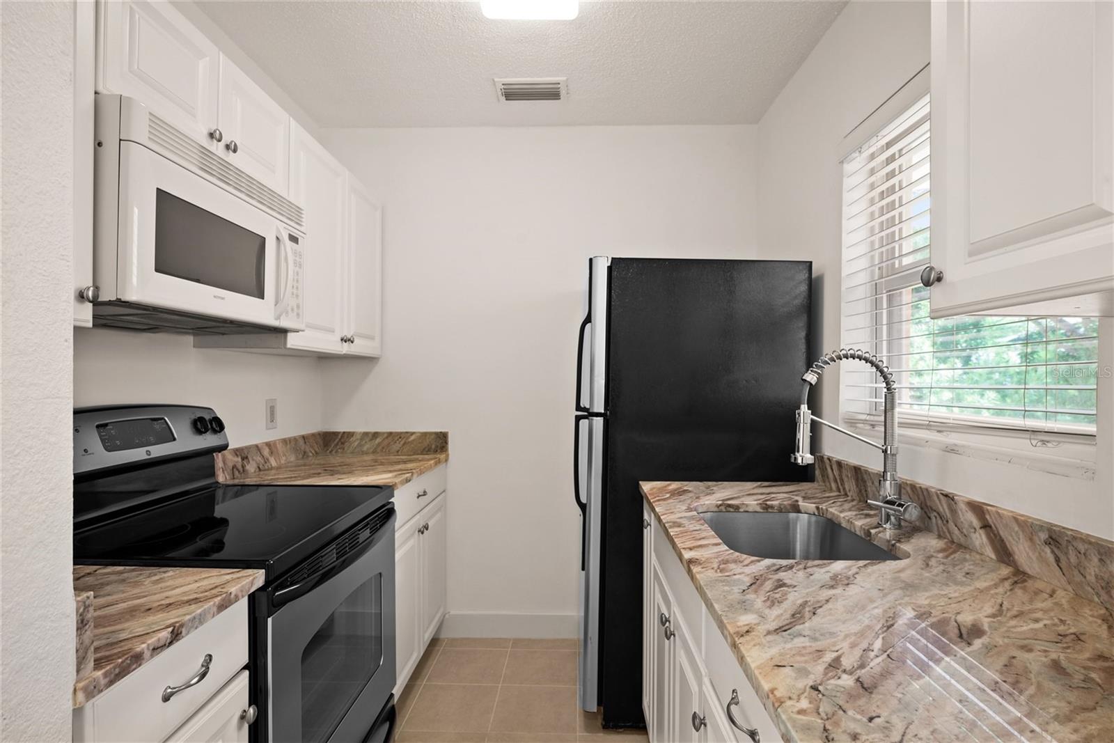 Image 4 of 11 For 25 Turner Street 3