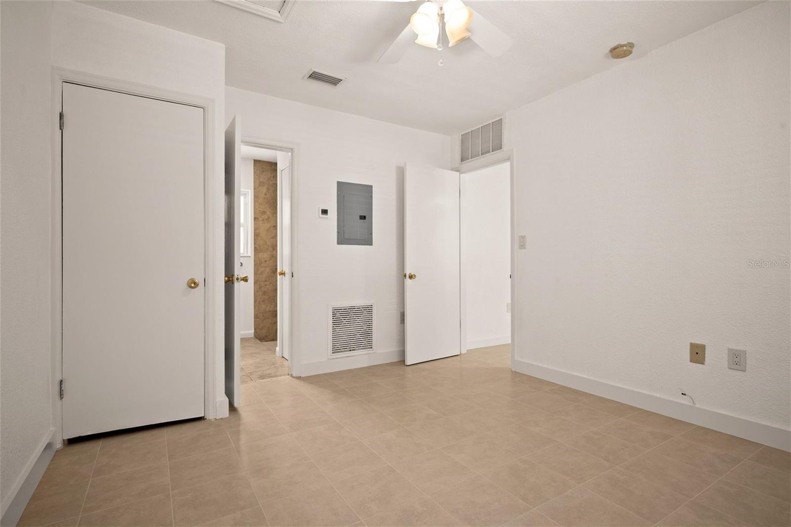 Image 9 of 11 For 25 Turner Street 3