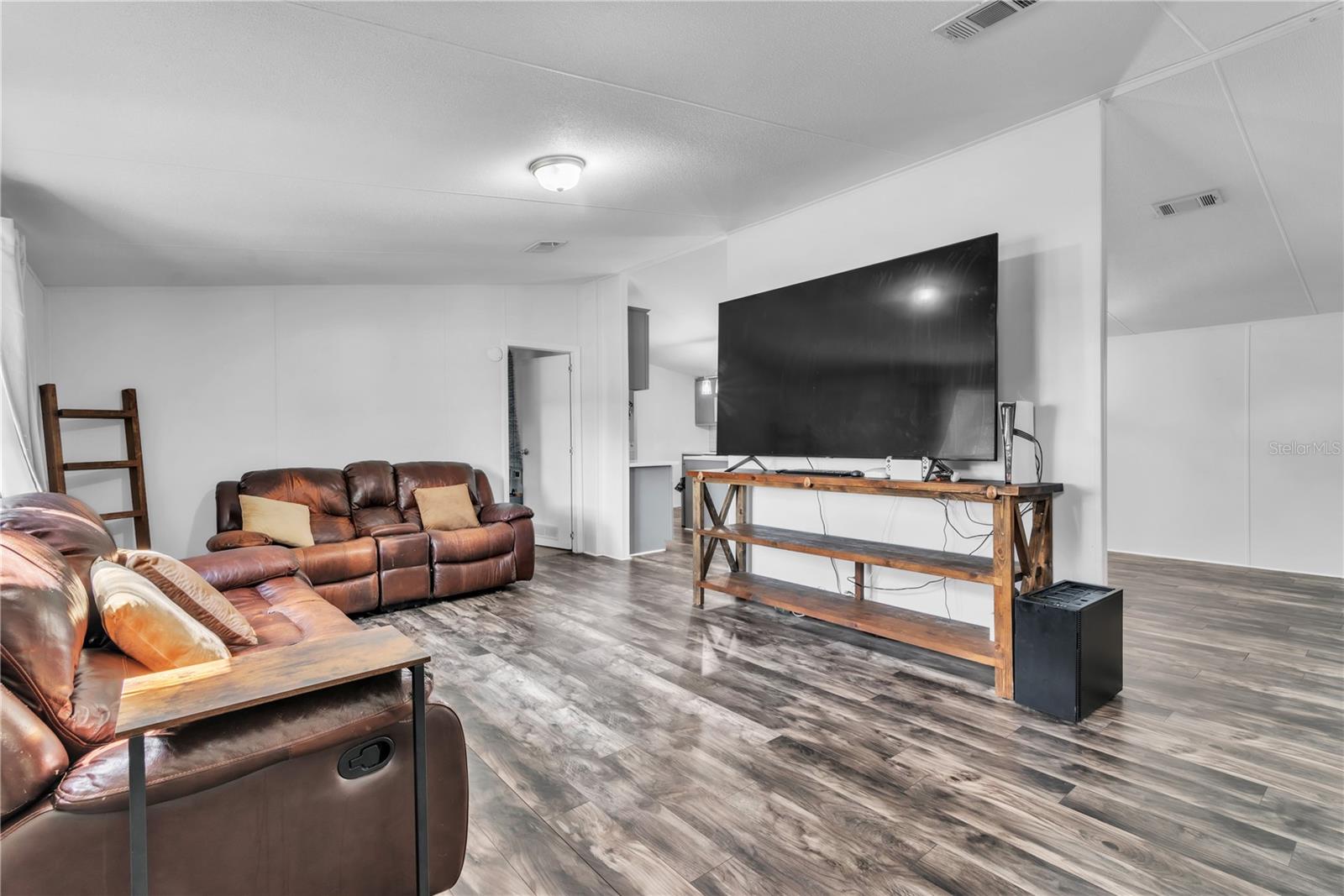 Image 6 of 48 For 13013 Darla Drive