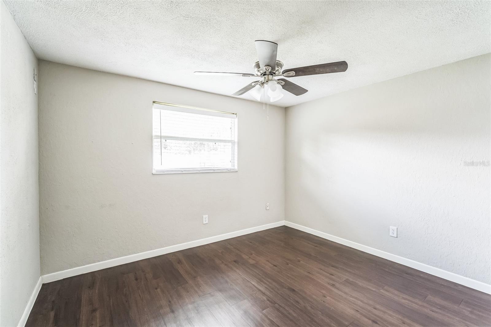 Image 21 of 30 For 5620 90th Avenue N