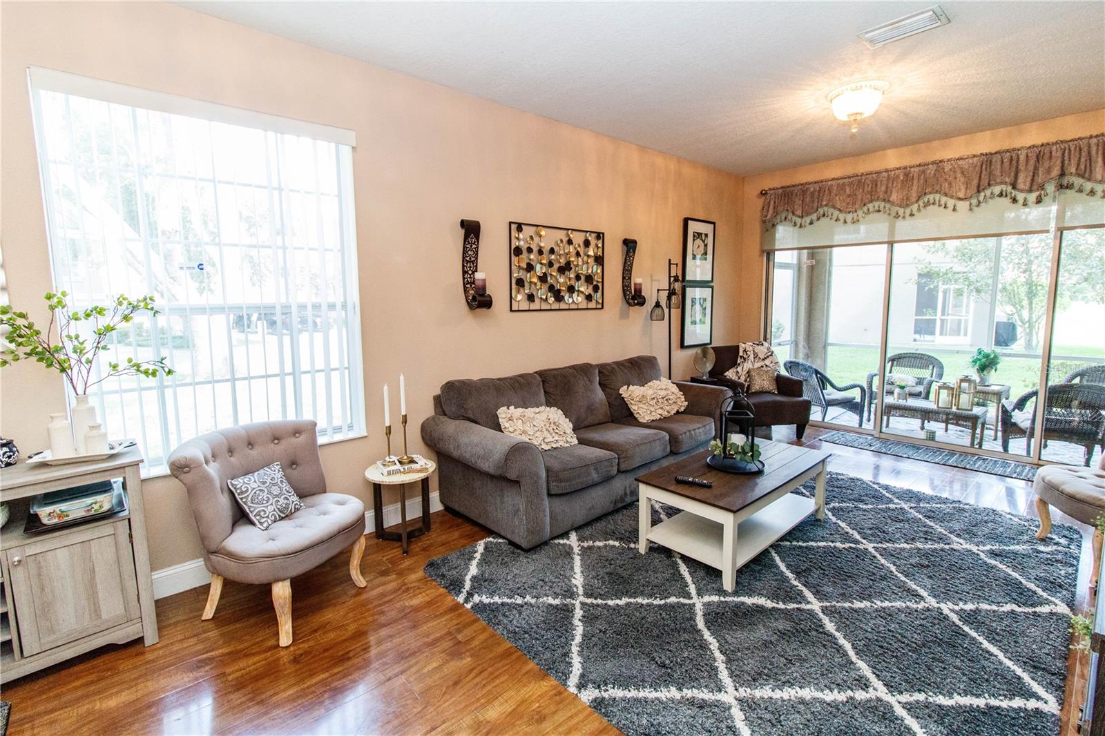 Image 13 of 39 For 9802 Blue Palm Way