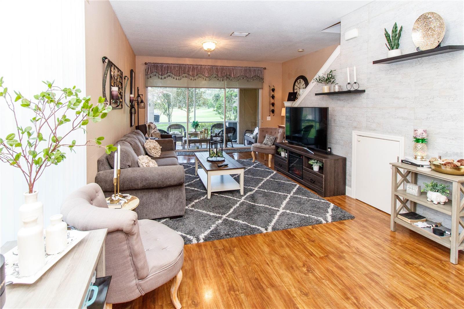 Image 16 of 39 For 9802 Blue Palm Way