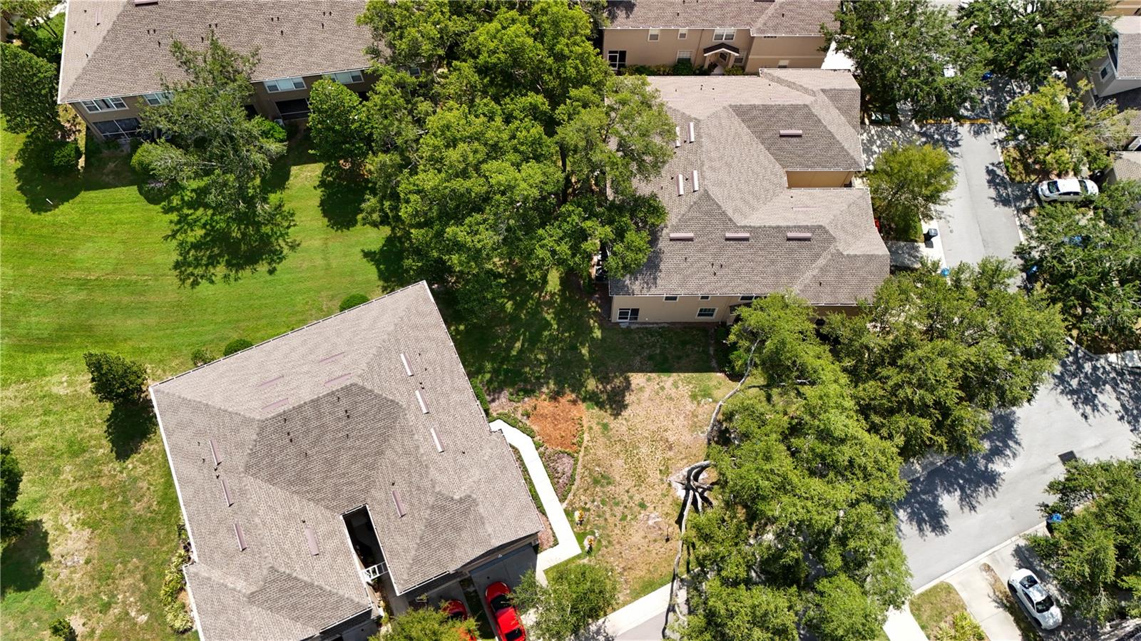 Image 30 of 39 For 9802 Blue Palm Way