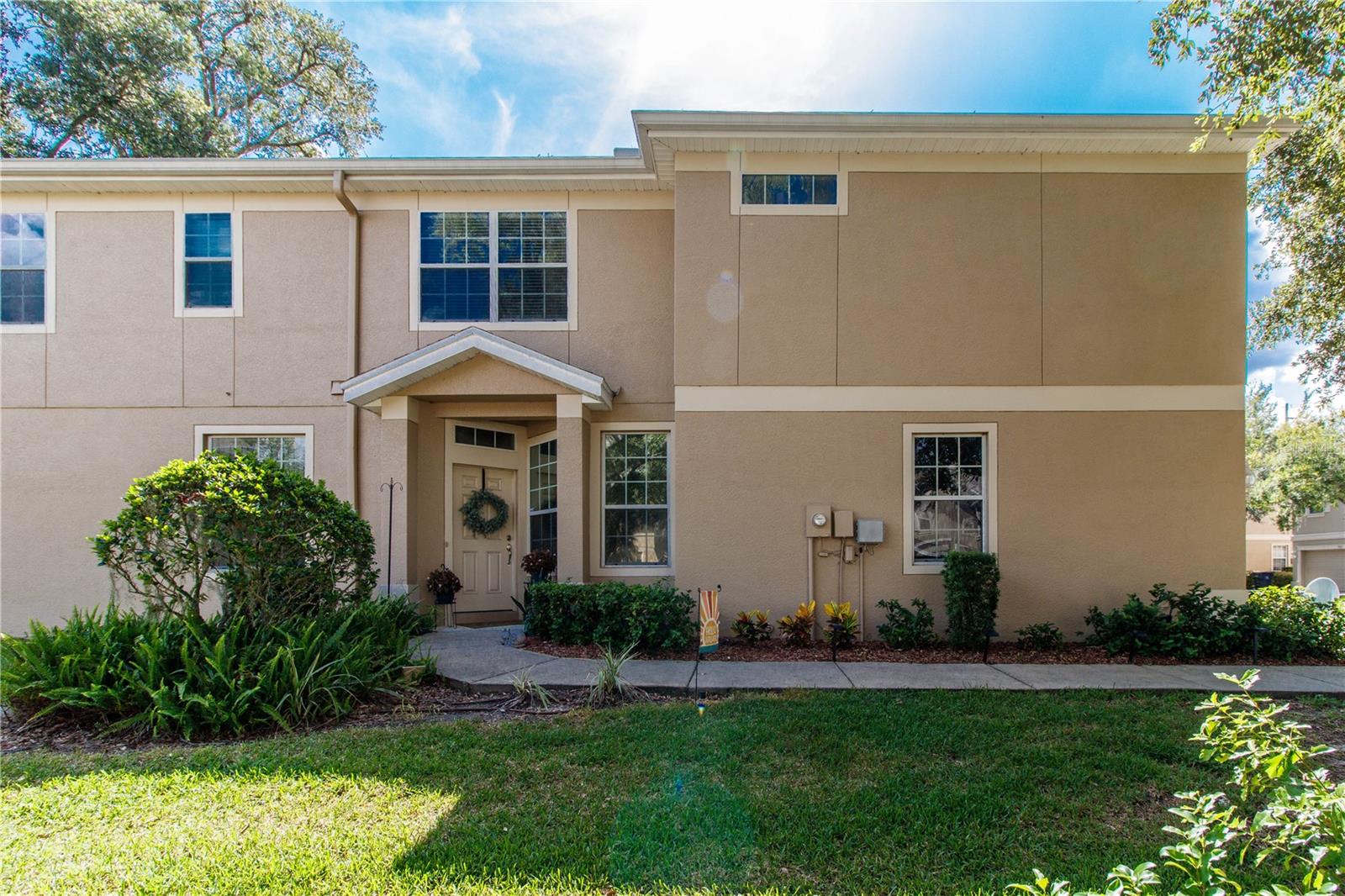 Image 4 of 39 For 9802 Blue Palm Way