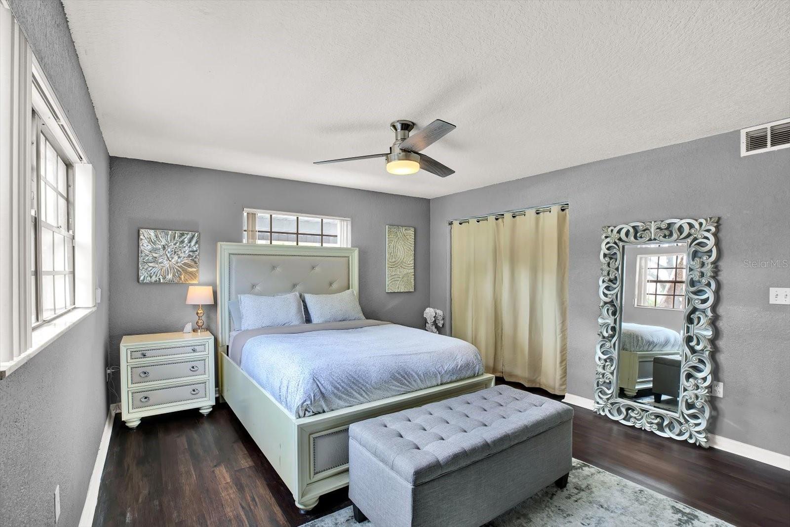 Image 13 of 21 For 6100 Gulfport Boulevard S 111
