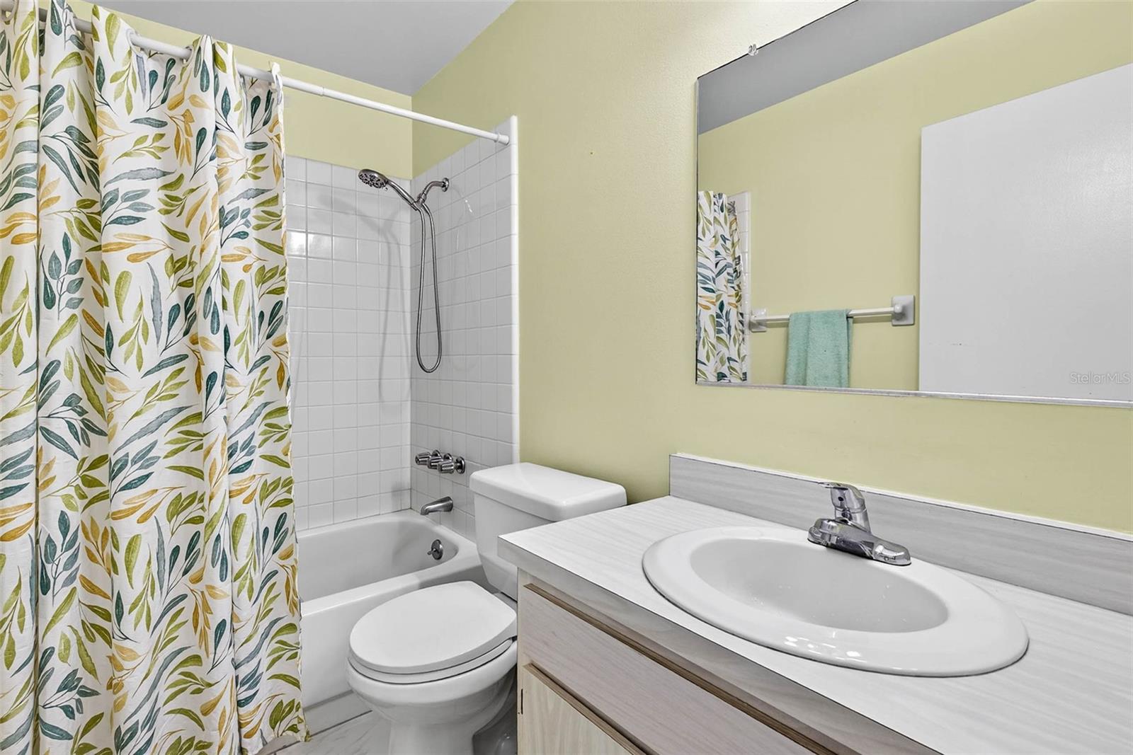 Image 25 of 55 For 402 Finchley Court B