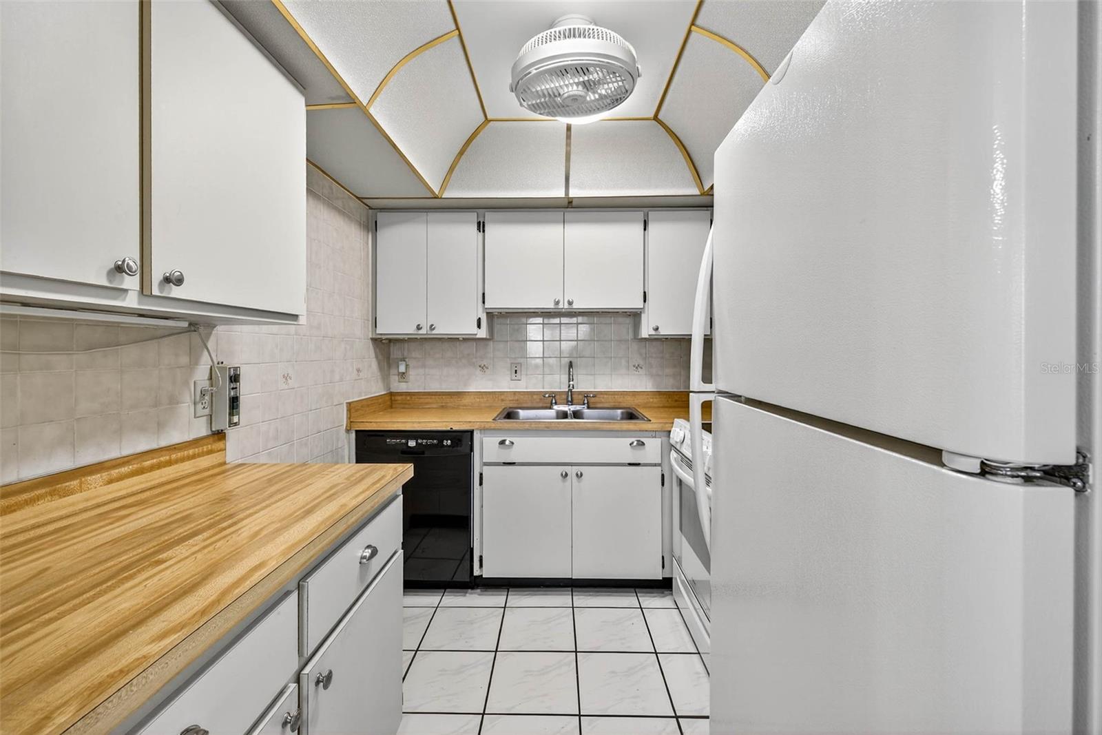 Image 8 of 55 For 402 Finchley Court B