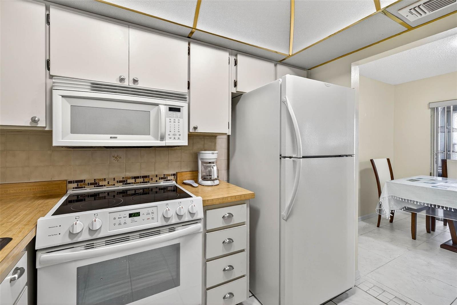 Image 9 of 55 For 402 Finchley Court B
