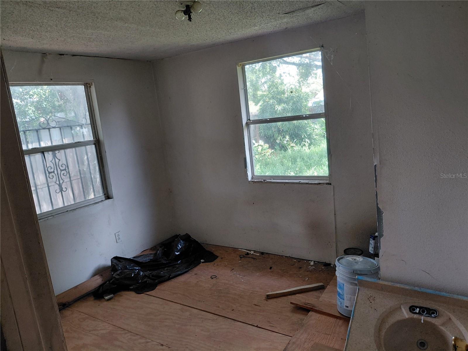Image 9 of 15 For 5204 Columbus Drive
