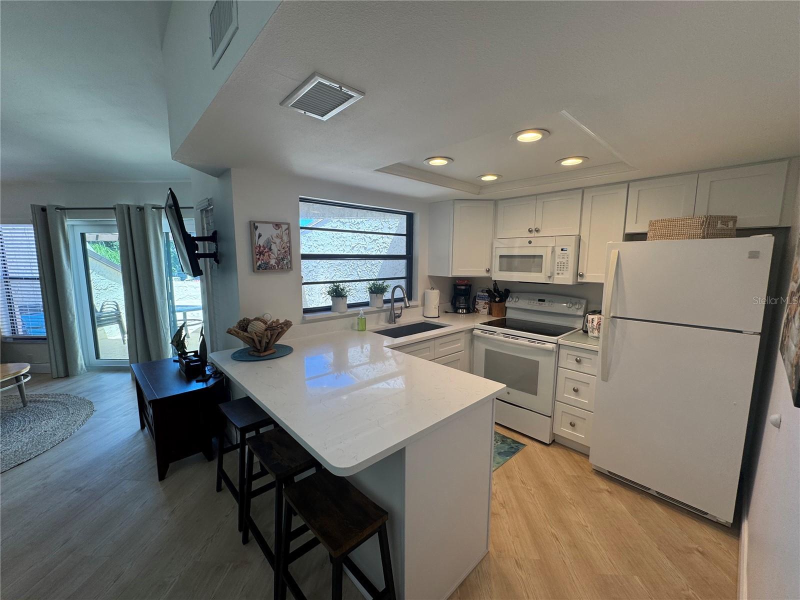 Image 3 of 50 For 2571 Cyprus Drive 1-202