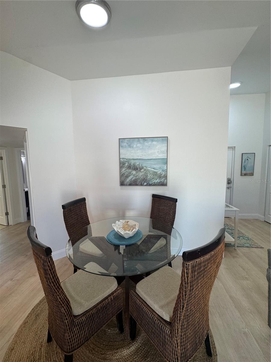 Image 9 of 50 For 2571 Cyprus Drive 1-202