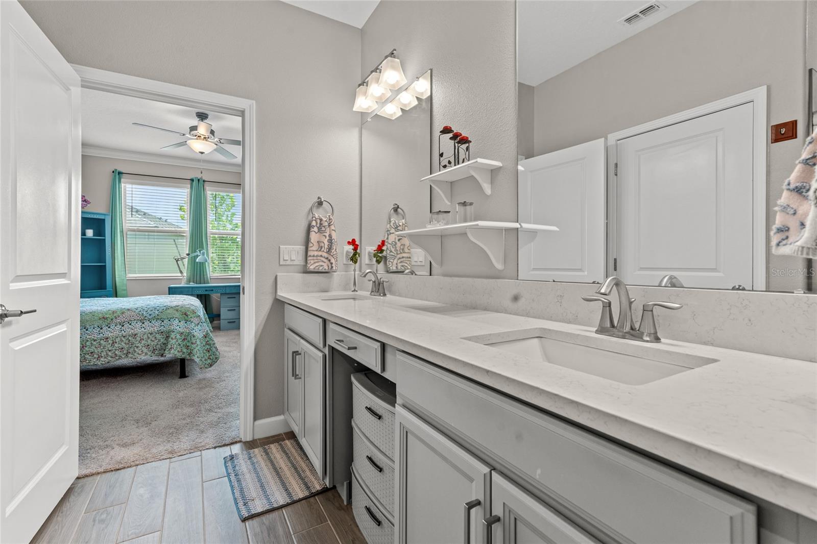 Listing photo id 21 for 31665 Magna Gulf Loop