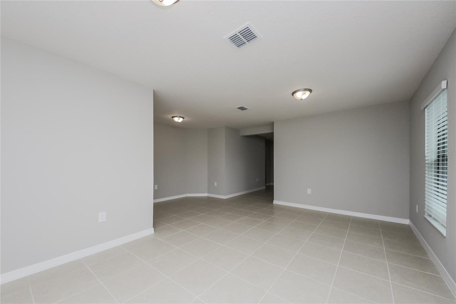 Image 4 of 16 For 387 Begonia Court