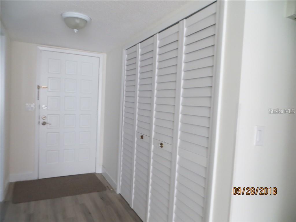 Image 13 of 18 For 121 Island Way 332