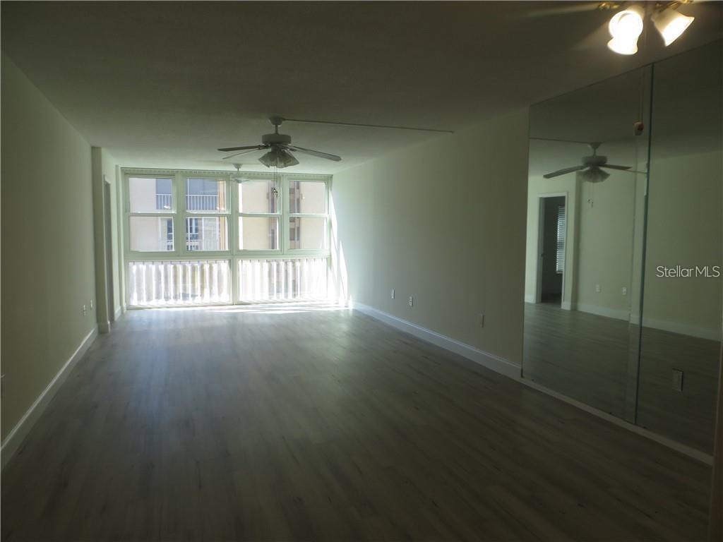 Image 5 of 18 For 121 Island Way 332