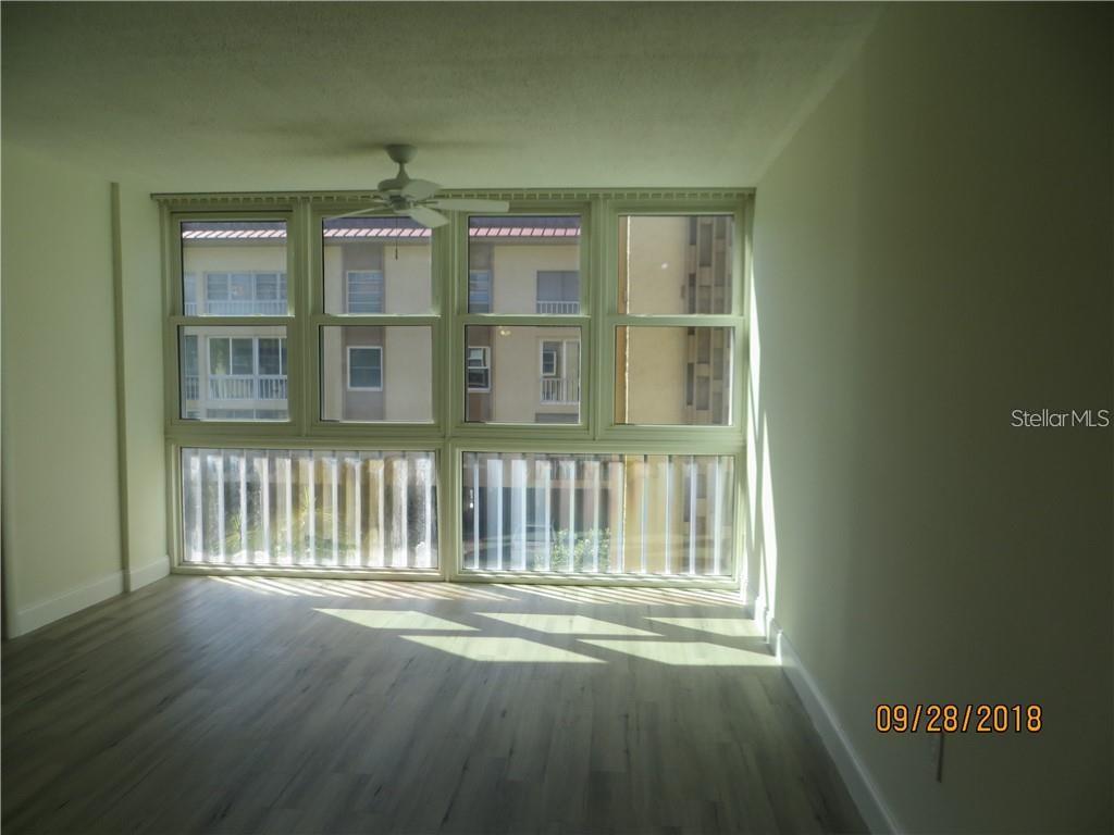 Image 6 of 18 For 121 Island Way 332