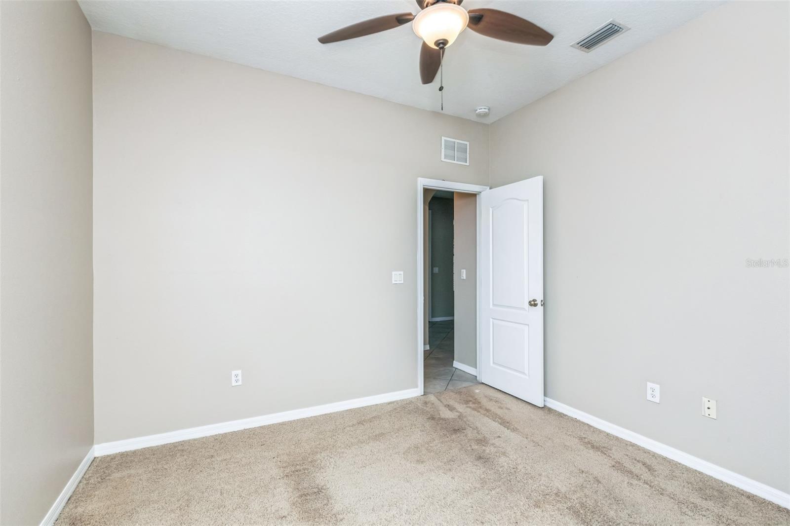 Image 22 of 31 For 4404 Copper Hill Drive