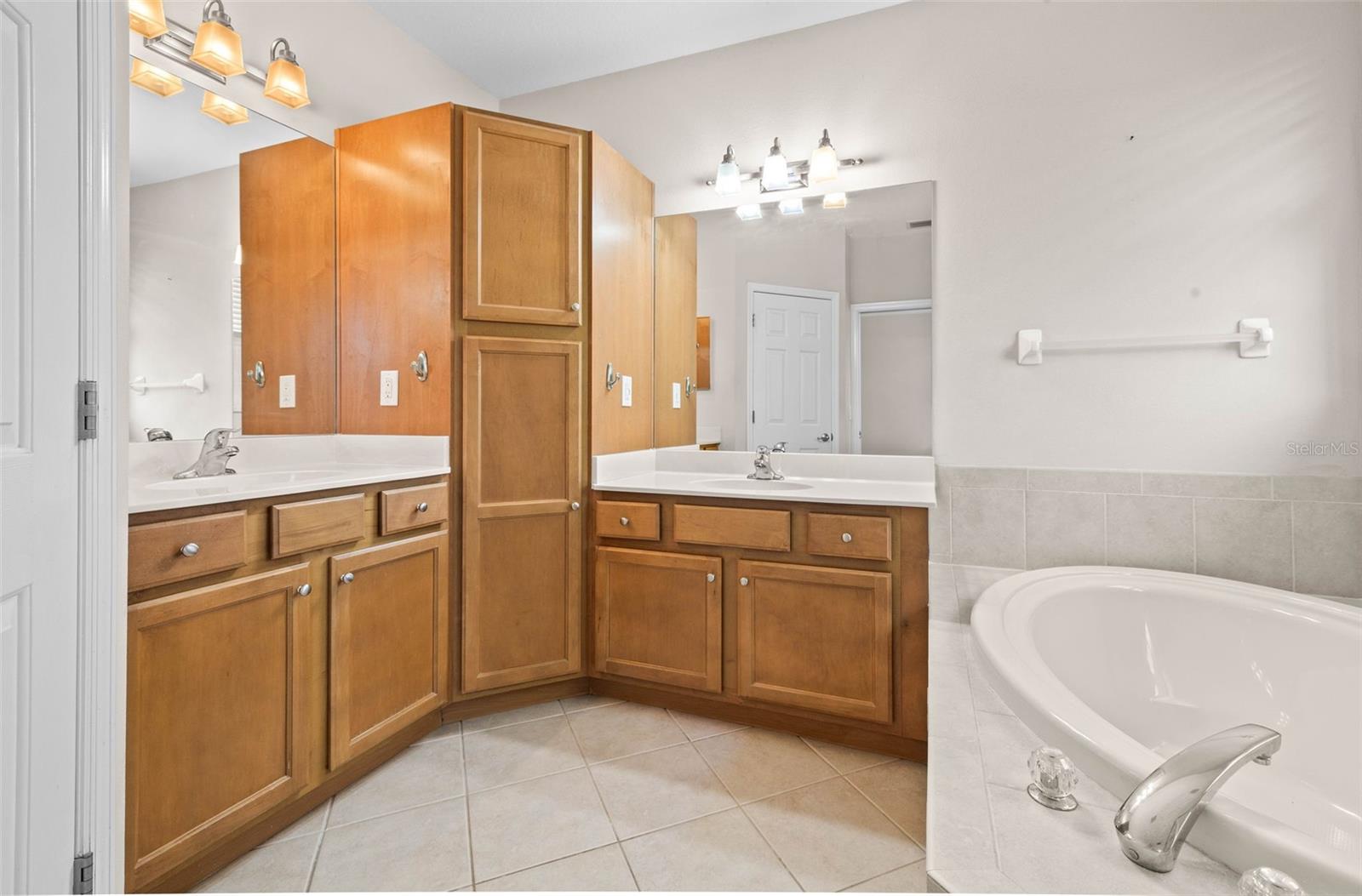 Image 24 of 38 For 14545 Mirabelle Vista Circle