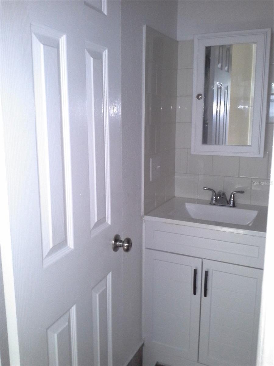 Listing photo id 9 for 11708 Balm Riverview Road