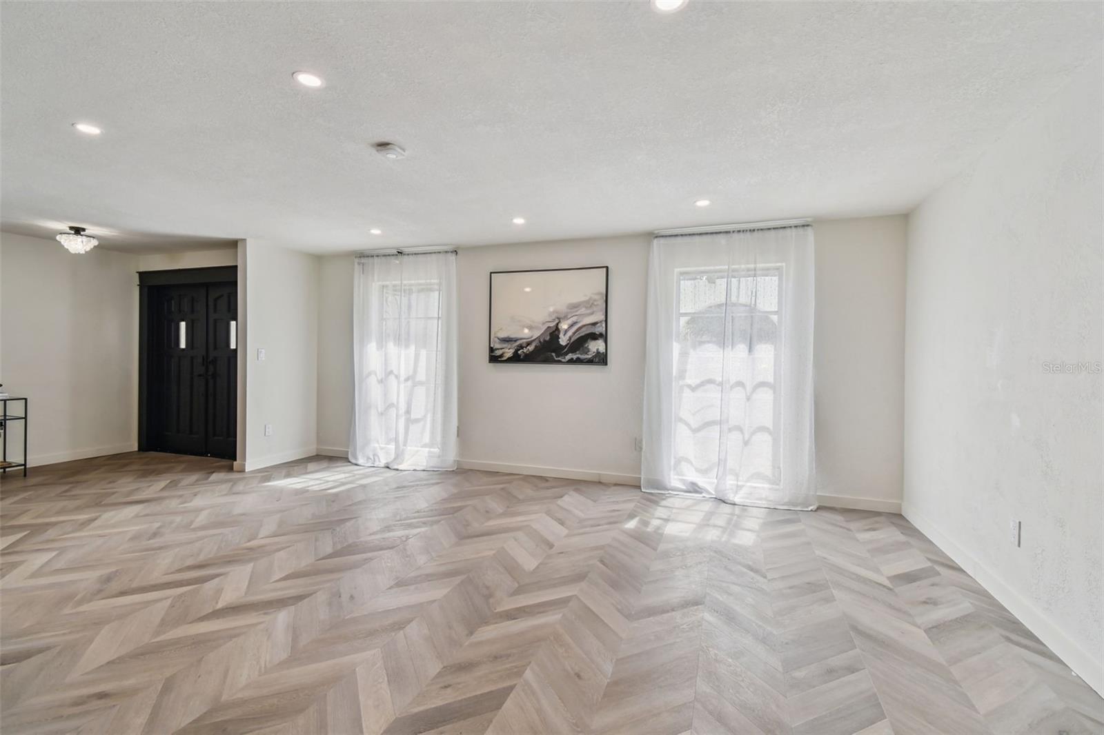 Image 17 of 95 For 6701 30th Street S