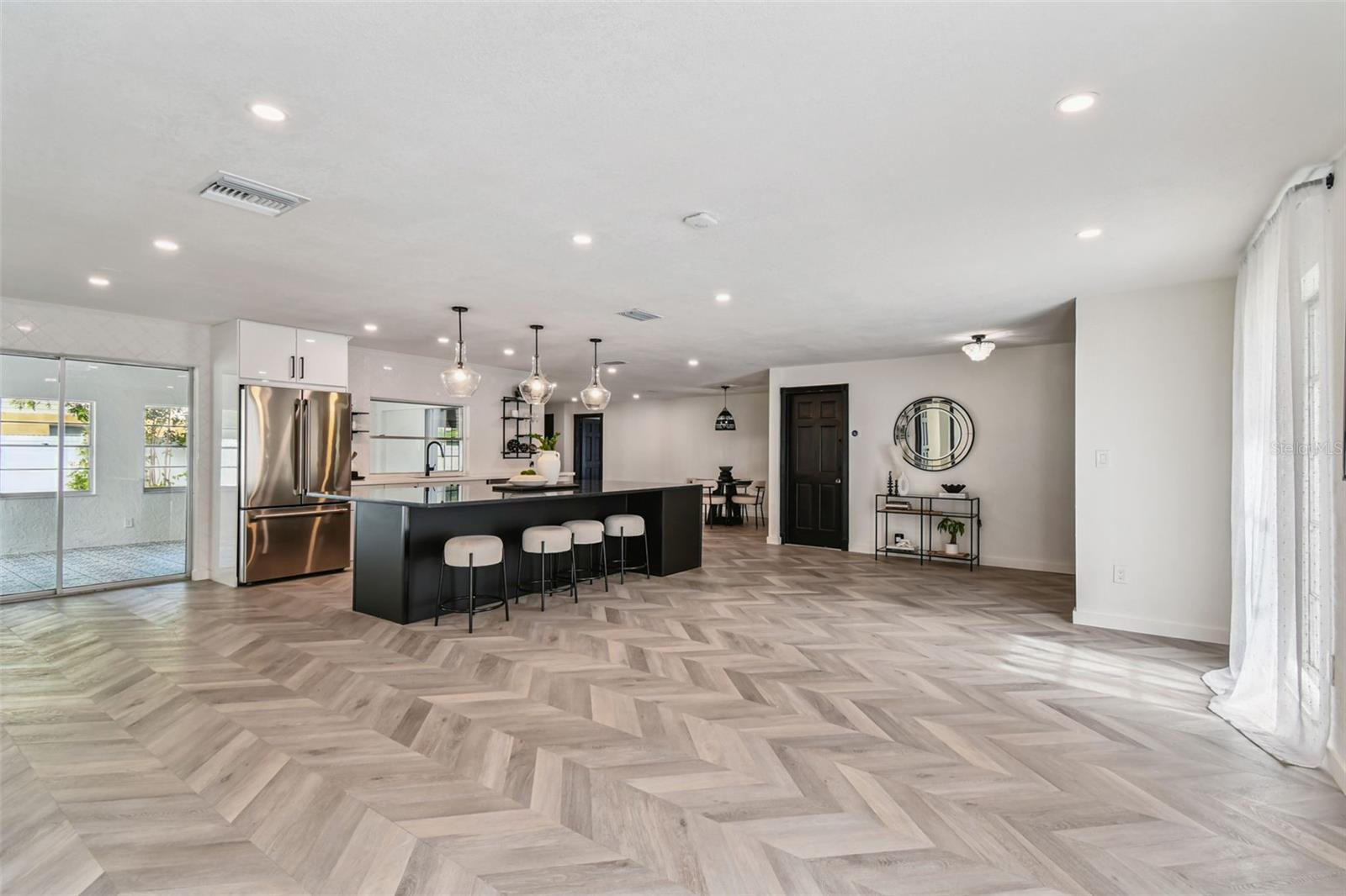 Image 19 of 95 For 6701 30th Street S