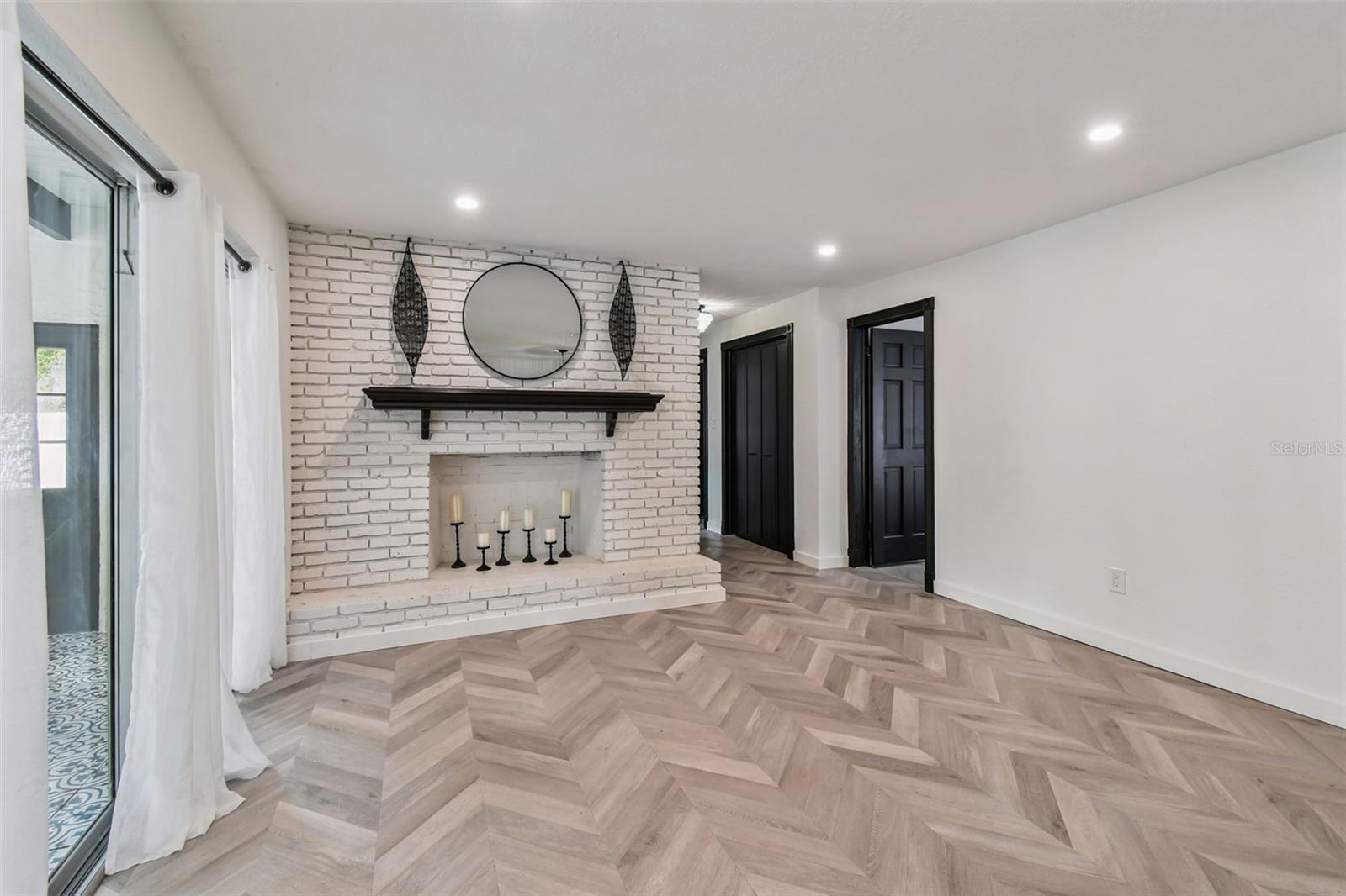 Image 25 of 95 For 6701 30th Street S