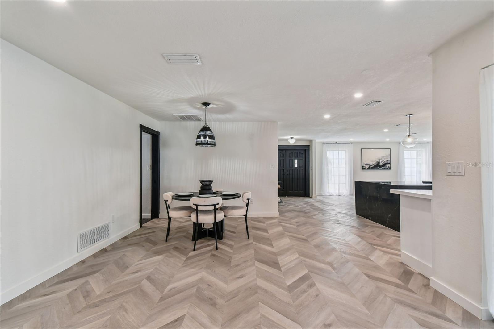 Image 28 of 95 For 6701 30th Street S