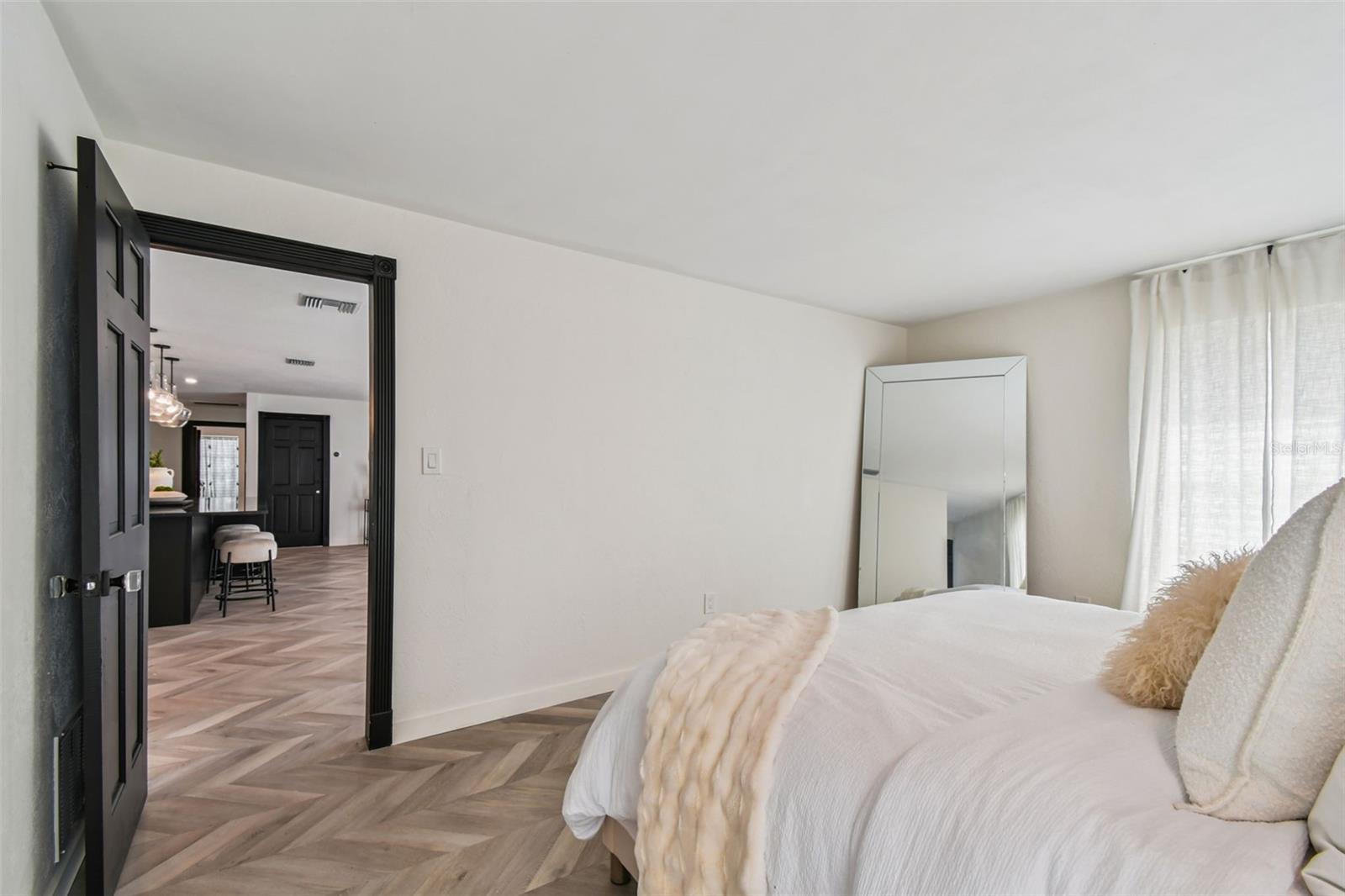 Image 33 of 95 For 6701 30th Street S