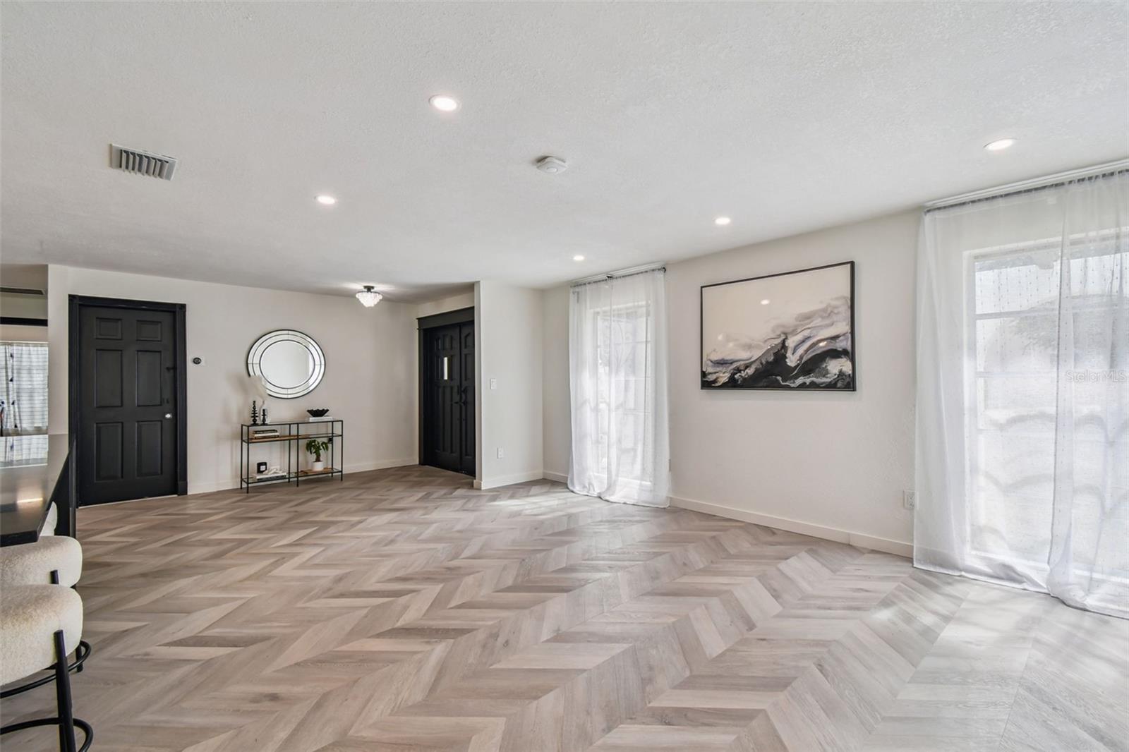 Image 4 of 95 For 6701 30th Street S