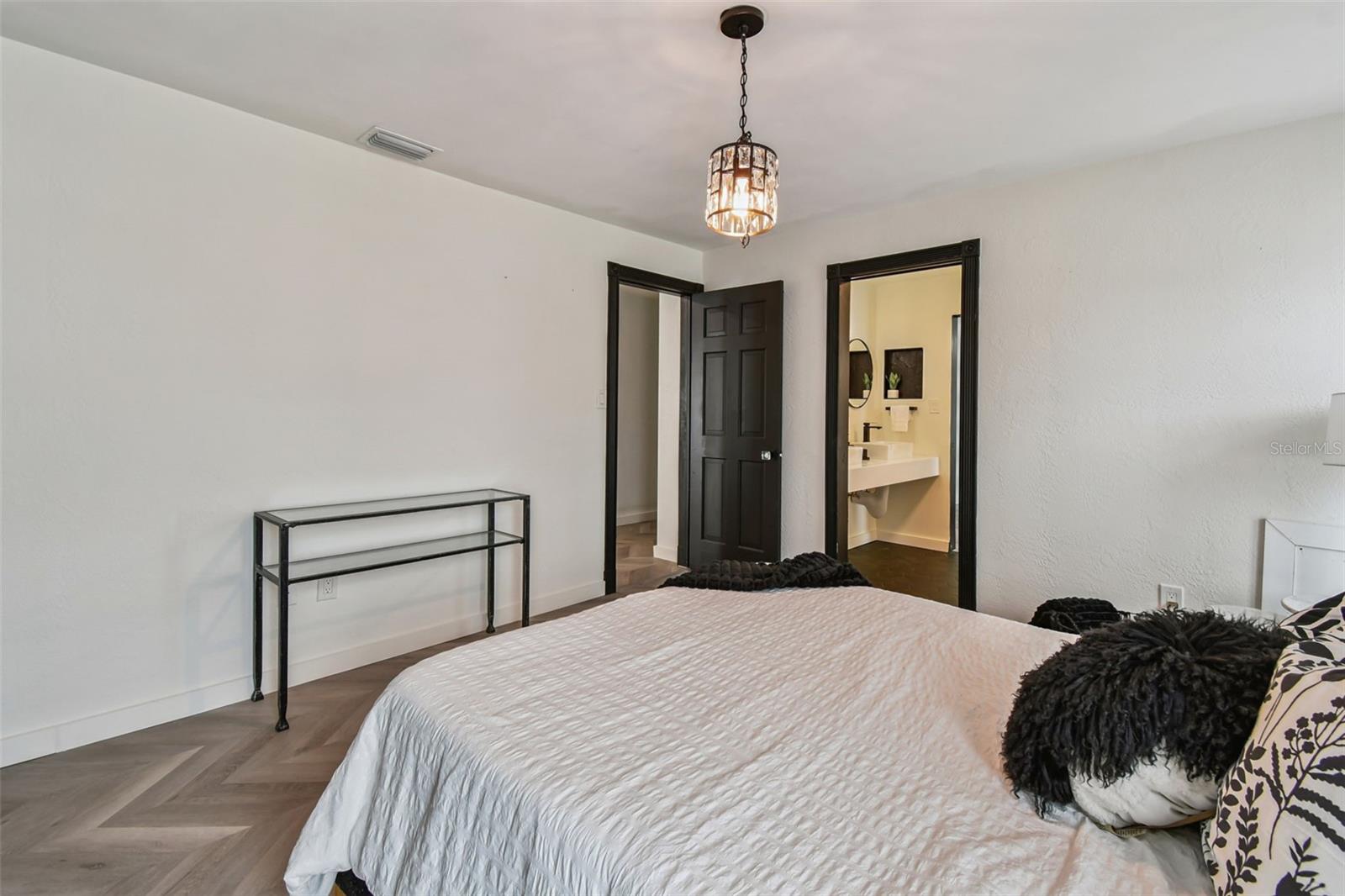 Image 58 of 95 For 6701 30th Street S