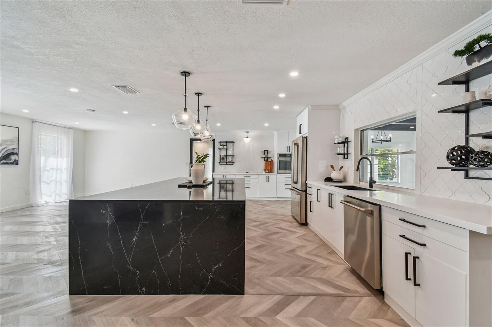 Image 7 of 95 For 6701 30th Street S
