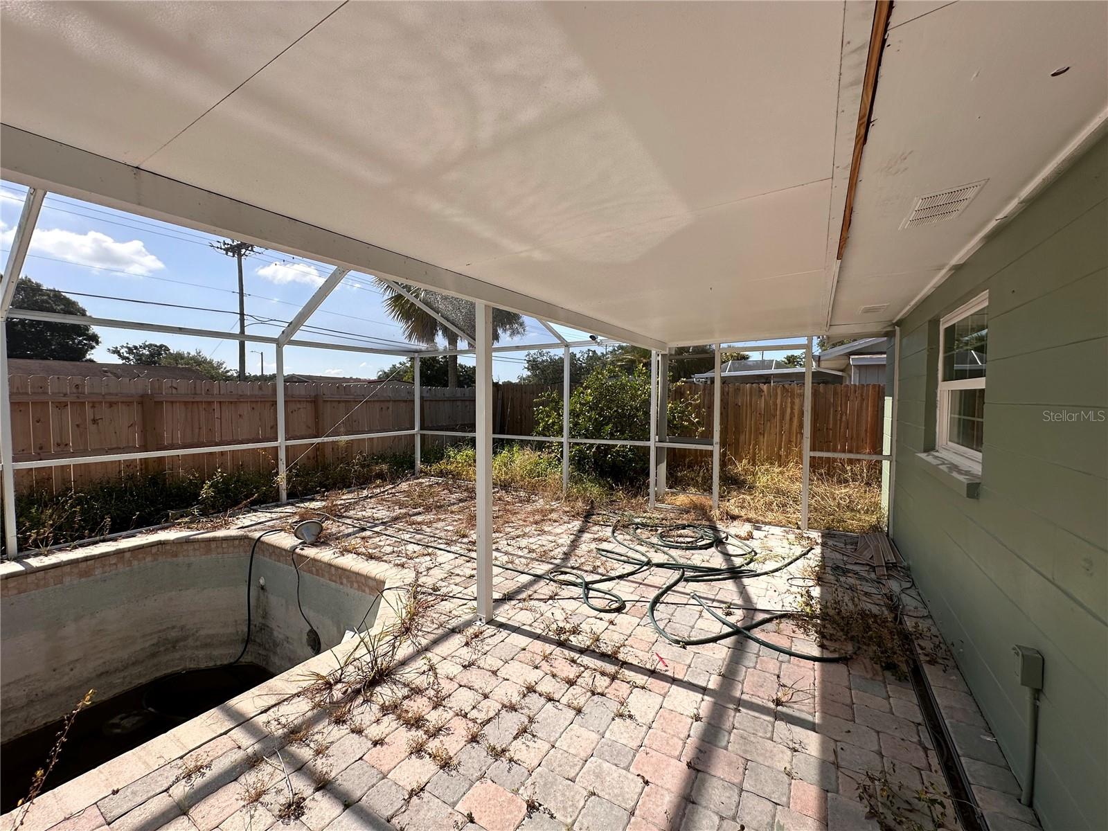 Image 14 of 23 For 11207 Crossmill Drive